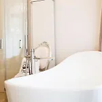 Schottennester Schlafen An Der Kraemerbruecke