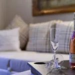 Schottennester Schlafen An Der Kraemerbruecke エアフルト