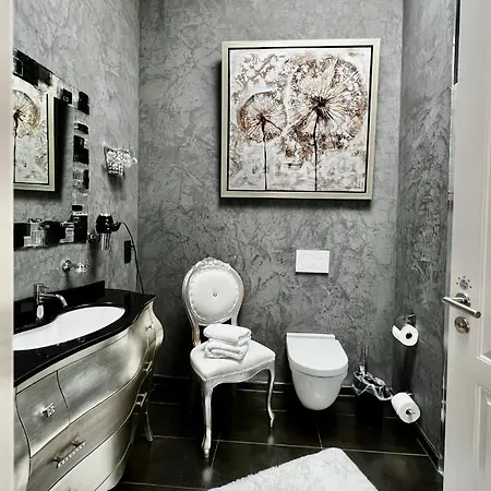 Schottennester Schlafen An Der Kraemerbruecke *