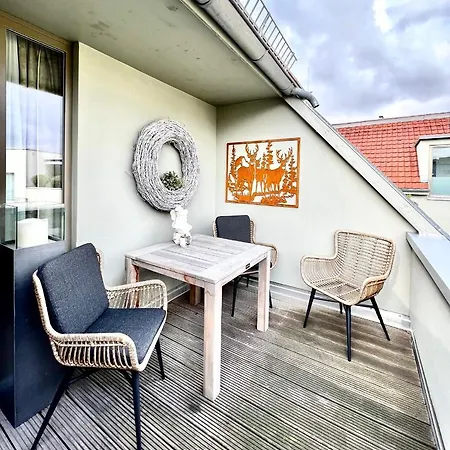 Schottennester Schlafen An Der Kraemerbruecke *