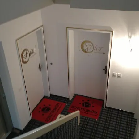 Schottennester Schlafen An Der Krämerbrücke Apartment *