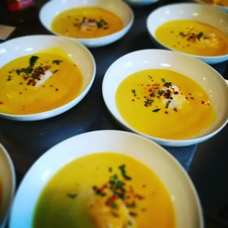 Schottennester Schlafen An Der Kraemerbruecke *