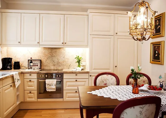 Schottennester Schlafen An Der Kraemerbruecke Erfurt