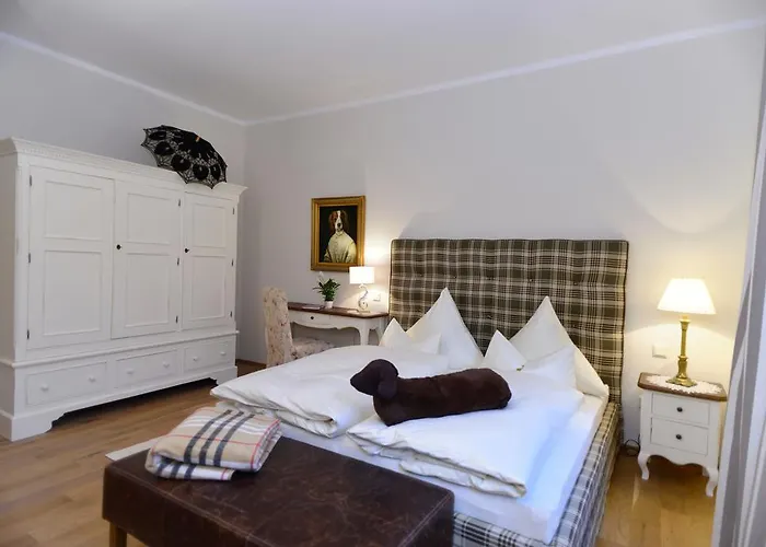 Schottennester Schlafen An Der Kraemerbruecke Erfurt