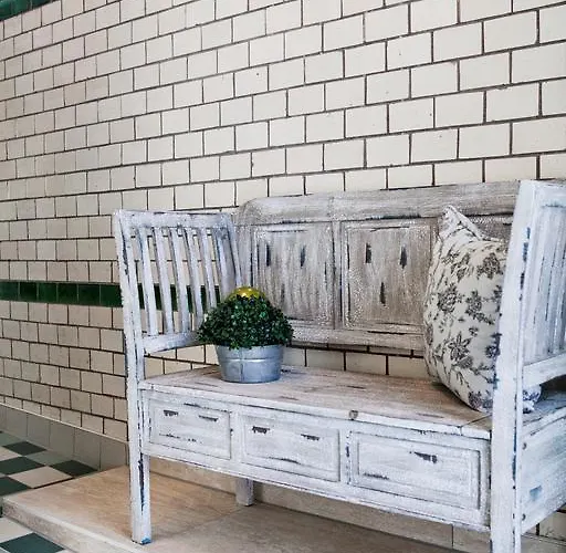 Schottennester Schlafen An Der Kraemerbruecke Erfurt